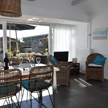 Luxury Holiday Home in Egmond aan den Hoef with Garden * Wimmenum