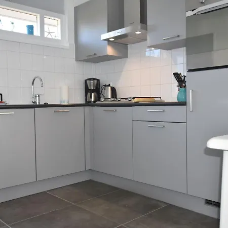 Luxury Holiday Home in Egmond aan den Hoef with Garden Vakantiehuis Wimmenum