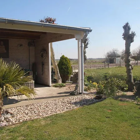 Luxury Holiday Home in Egmond aan den Hoef with Garden Vakantiehuis *