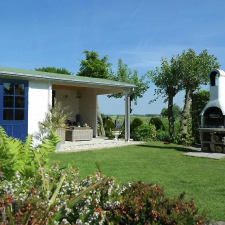 Luxury Holiday Home in Egmond aan den Hoef with Garden Wimmenum